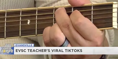 A high school teacher becomes an elementary school music teacher, and the world is suddenly watching